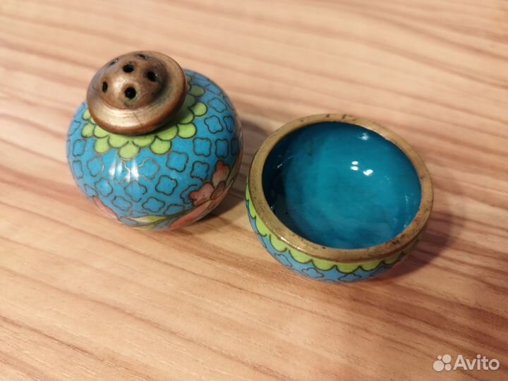 Набор солонка и перечница Клуазоне