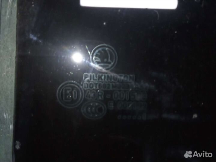 Стекло заднее левое Skoda Fabia 2 универсал