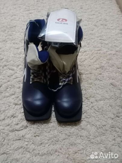 Лыжные ботинки