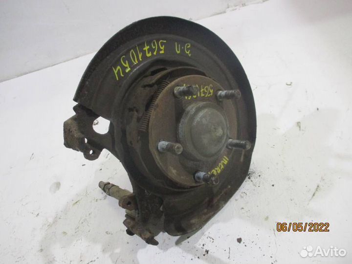 Кулак задний правый