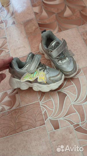Кроссовки детские 22 размер