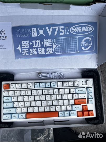 Игровая клавиатура и мышь