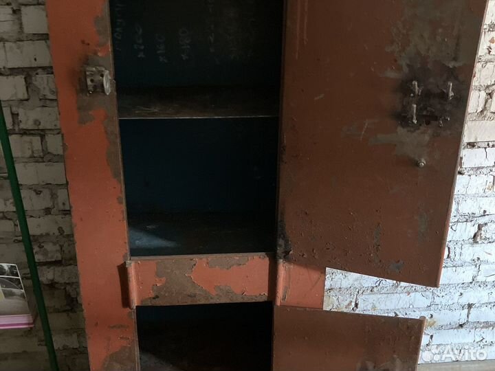 Шкаф металлический