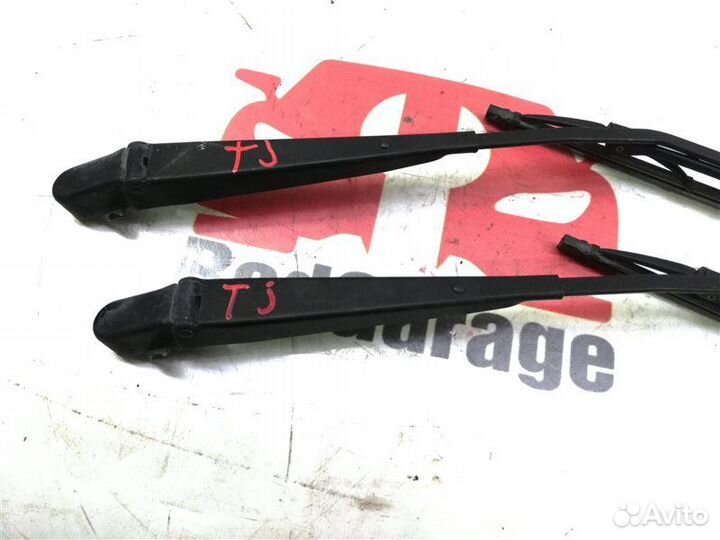 Поводок дворника передний Jeep Wrangler TJ ERH