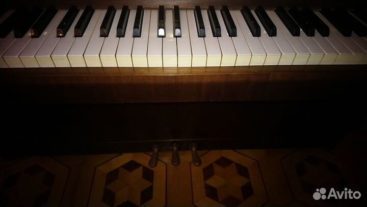 Пианино Weinbach,Чехия