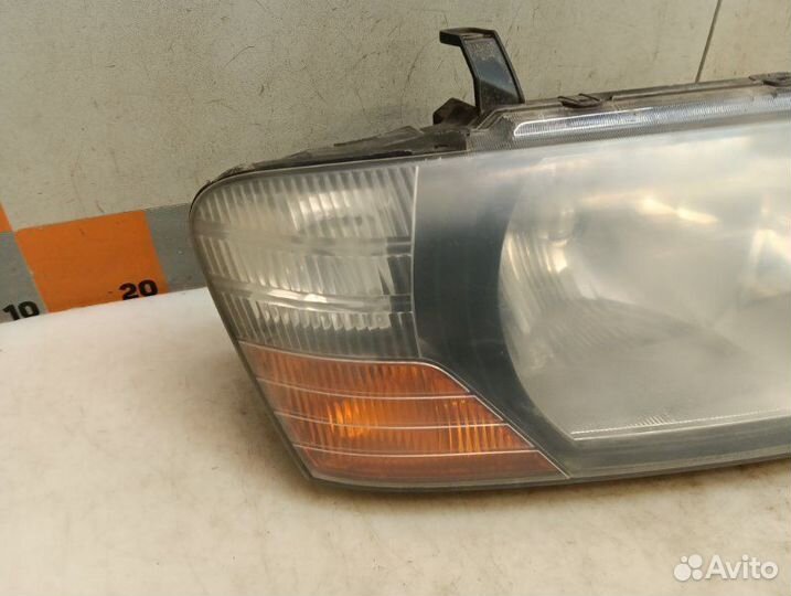 Фара правая Mitsubishi Pajero 3 3.5 2001