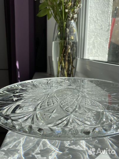 Подставка стеклянная под десерты