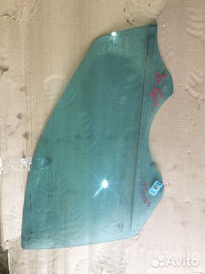 Mercedes w203 стекло переднее правое голубое