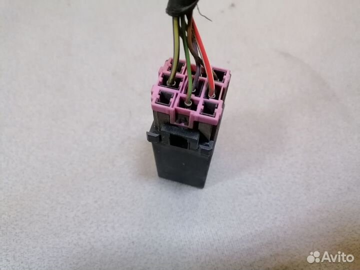 Реле подогрева сидений Audi / Volkswagen