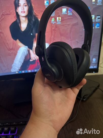 Беспроводные наушники akg k361