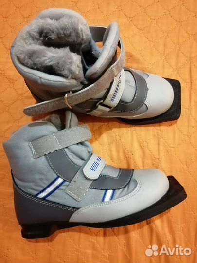 Лыжные ботинки