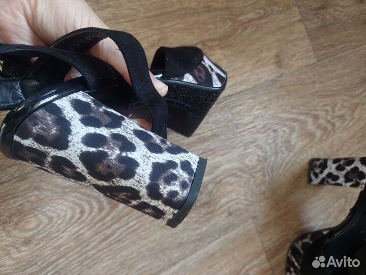 Босоножки женские