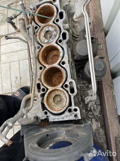 Продам двигатель на Вольво хс90