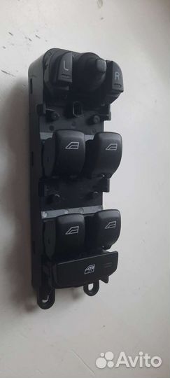 Блок стеклоподъемников Volvo 31334345