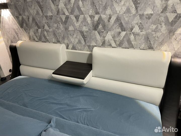 Кровать с подъемным механизмом 180х200 бу