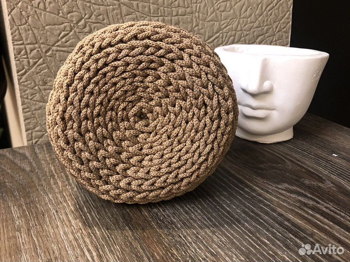 Вязанная корзинка