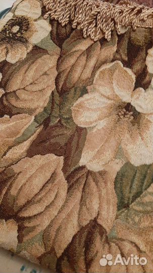 Скатерти гобеленовые