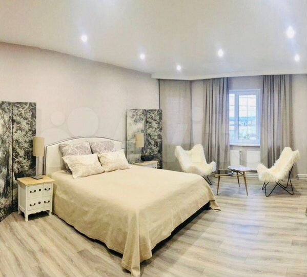 Коттедж 251 м² на участке 10 сот.