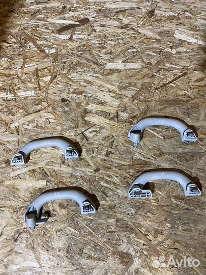 Ручка потолочная Skoda Octavia A7 13-21