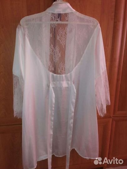 Халат белый шелковый