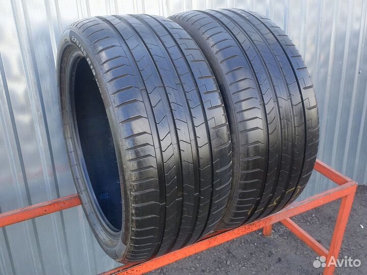 Pirelli P Zero PZ4 275/35 R19 100Y