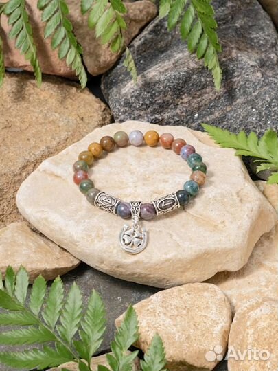 Браслет из бусин