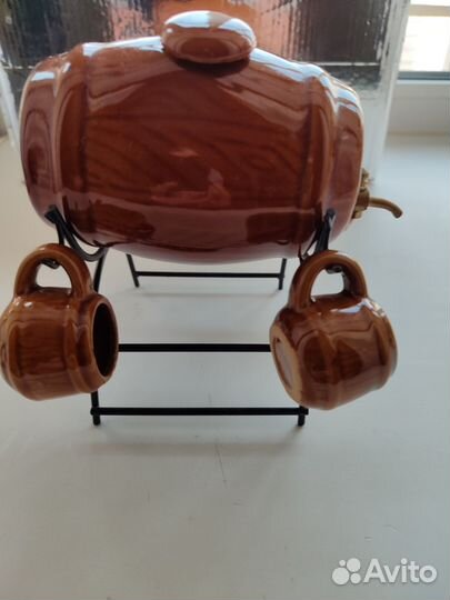 Сувенирная бочка с кружками