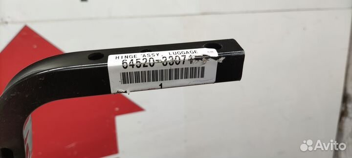 Петля крышки багажника Toyota Camry 70