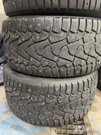 Pirelli Ice Zero 315/35 R20