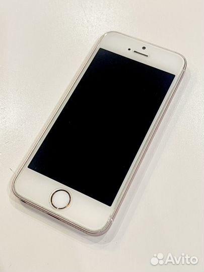 iPhone SE, 32 ГБ