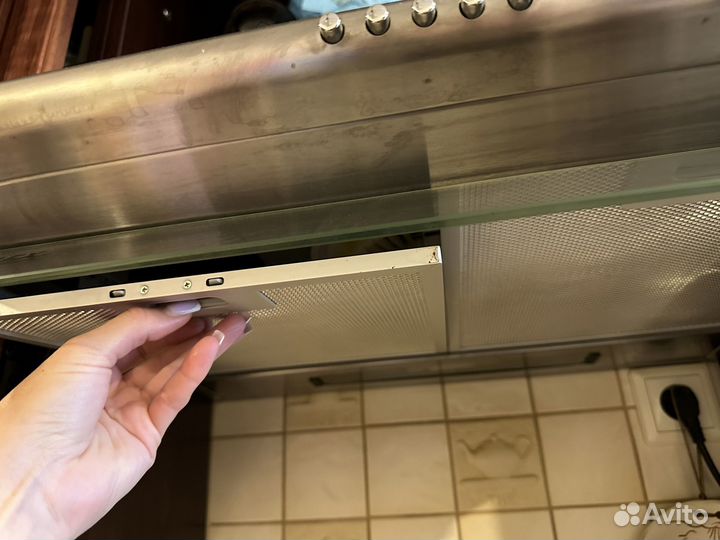 Подвесная вытяжка 60 см