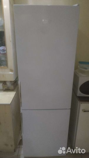 Холодильник Hotpoint-Ariston HF 4180 W, белый