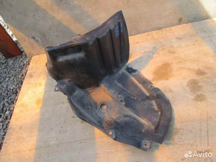 Подкрылок передний левый Toyota Mark Ii GX100