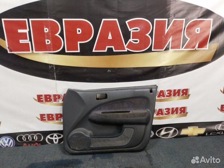 Обшивка двери передняя правая Honda Hr-V GH4 D16A