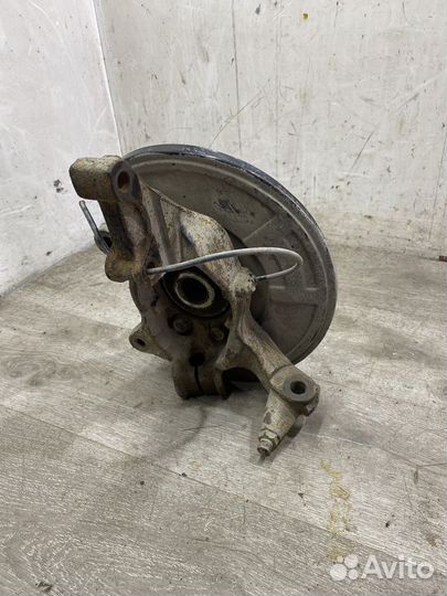 Кулак поворотный передний правый Nissan Teana