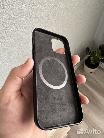 Чехлы на iPhone 12/12pro