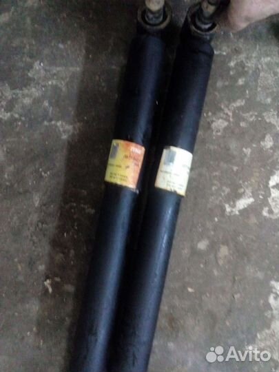 Задние Стойки Амортизаторы.Ниссан Кашкай. 08 г