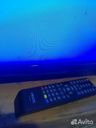 Телевизор с разбитым экраном