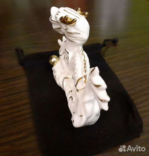 Китайский фарфоровый дракон