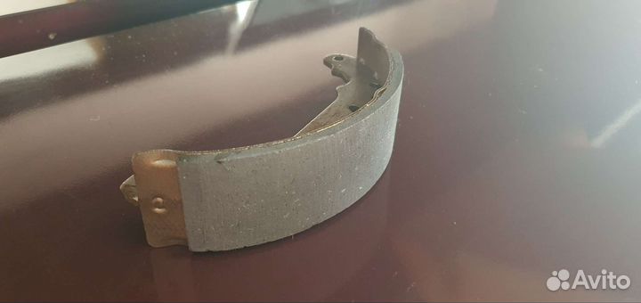 Тормозные колодки барабанные задние