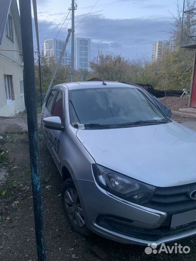 LADA Granta 1.6 МТ, 2019, битый, 250 000 км