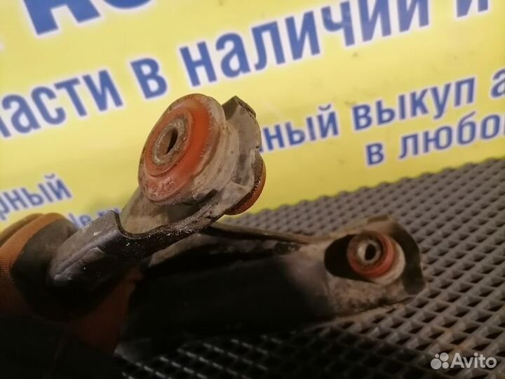 Рычаг передний левый Renault Logan