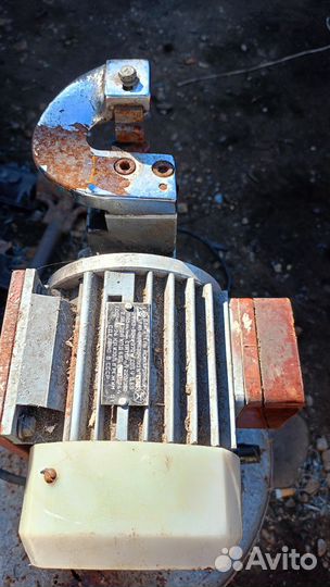 Электродвигатель 2.2квт 220в бу