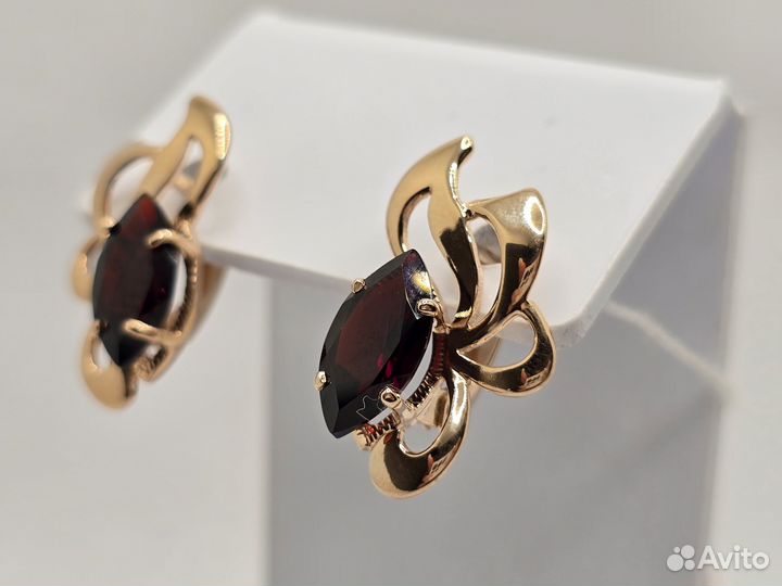 Золотые серьги с камнем 585 (7 ветров)