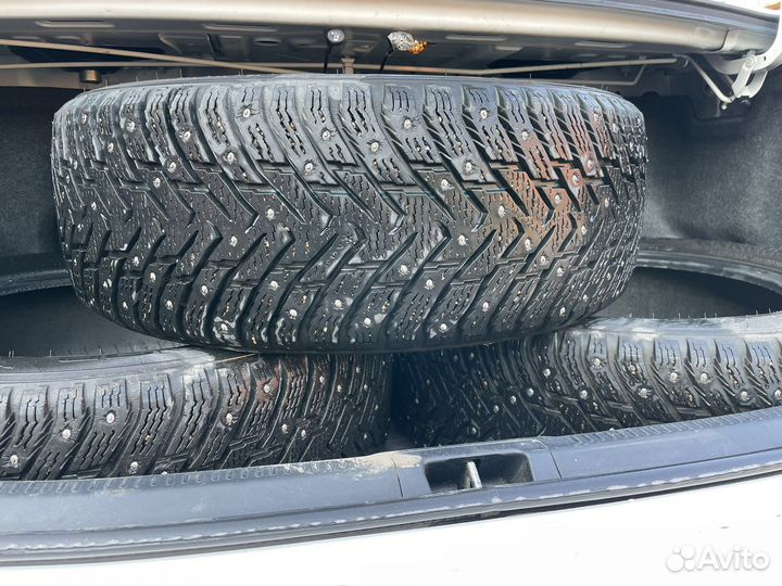 Nokian Tyres Hakkapeliitta 8 215/60 R16 99T