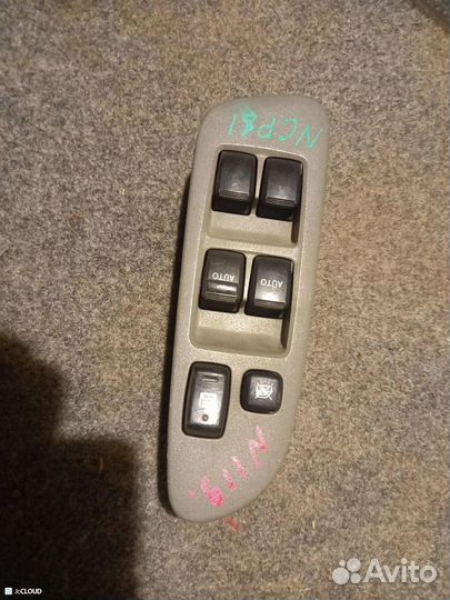 Блок упр. стеклоподьемниками на toyota sienta NCP8