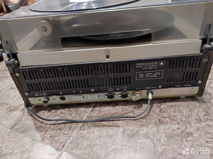 Виниловый проигрыватель