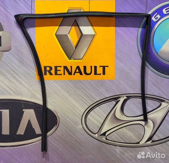 Уплотнитель перед проема стекла двери Renault sand