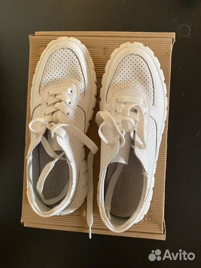 Кросовки женские