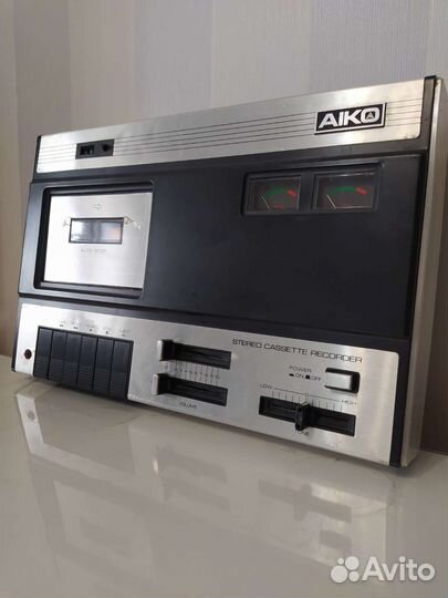 Магнитофон Aiko ATP-711. заводская пленка. Новый